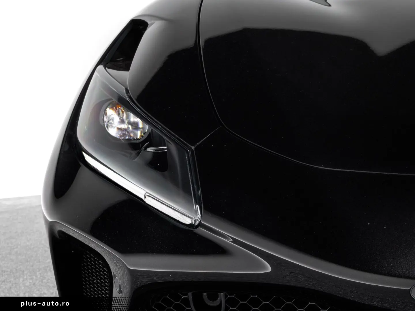 FERRARI F8 Spider