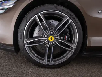FERRARI Roma FERRARI SINGEN