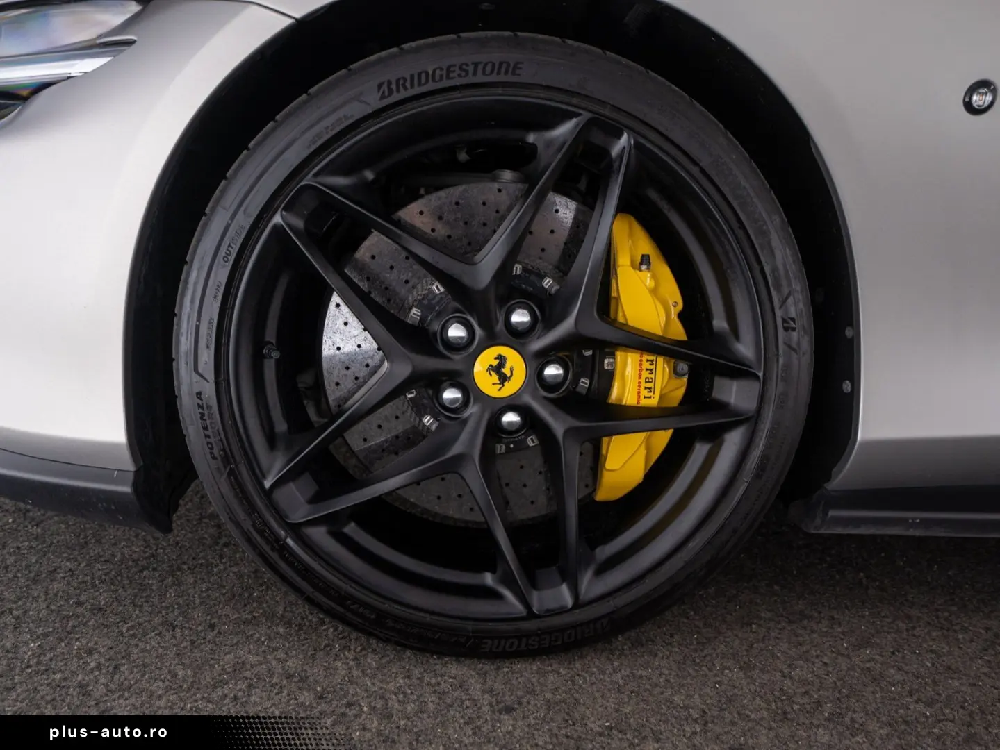 FERRARI Roma