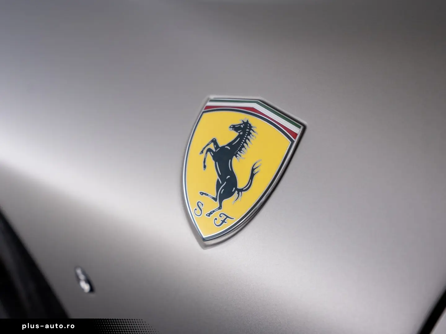 FERRARI Roma