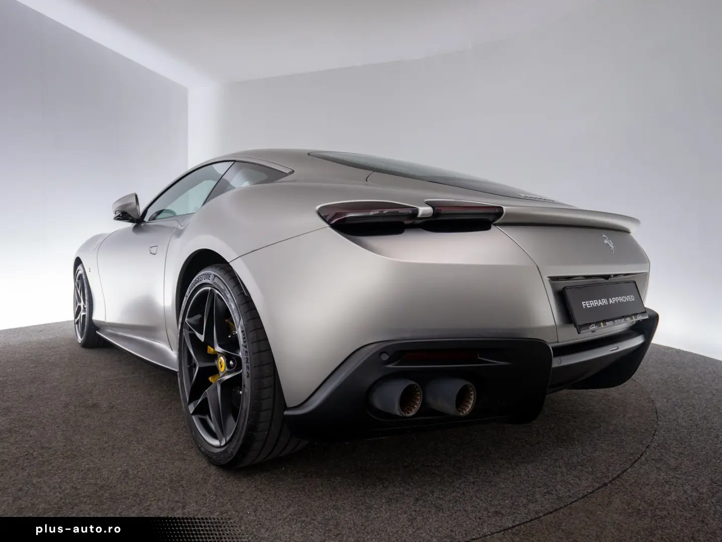 FERRARI Roma