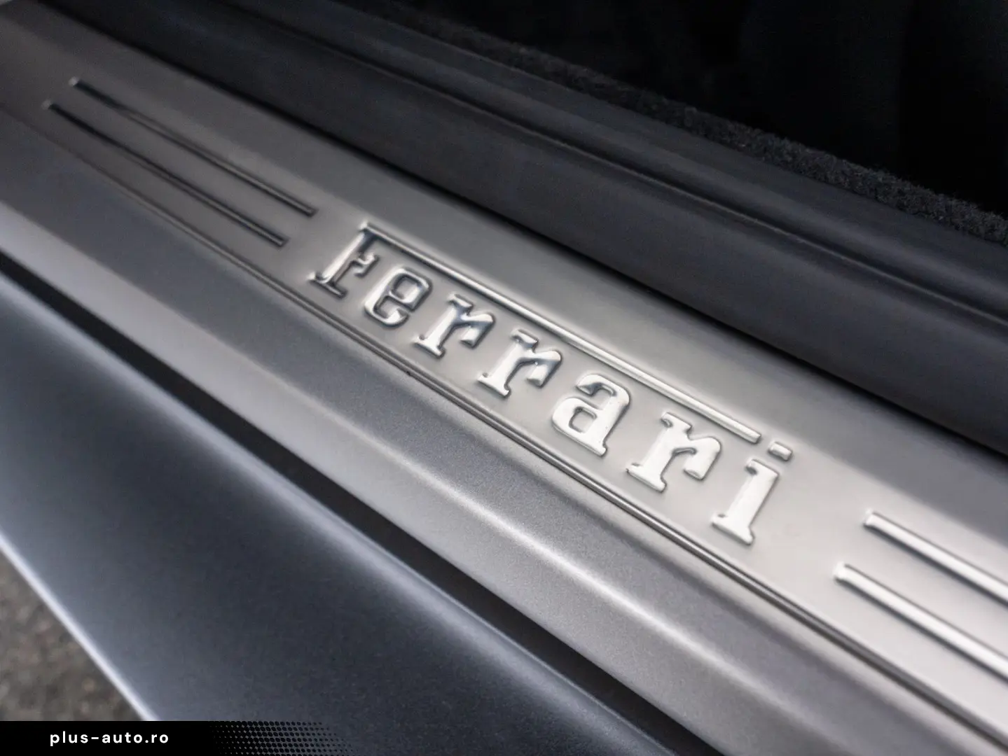 FERRARI Roma
