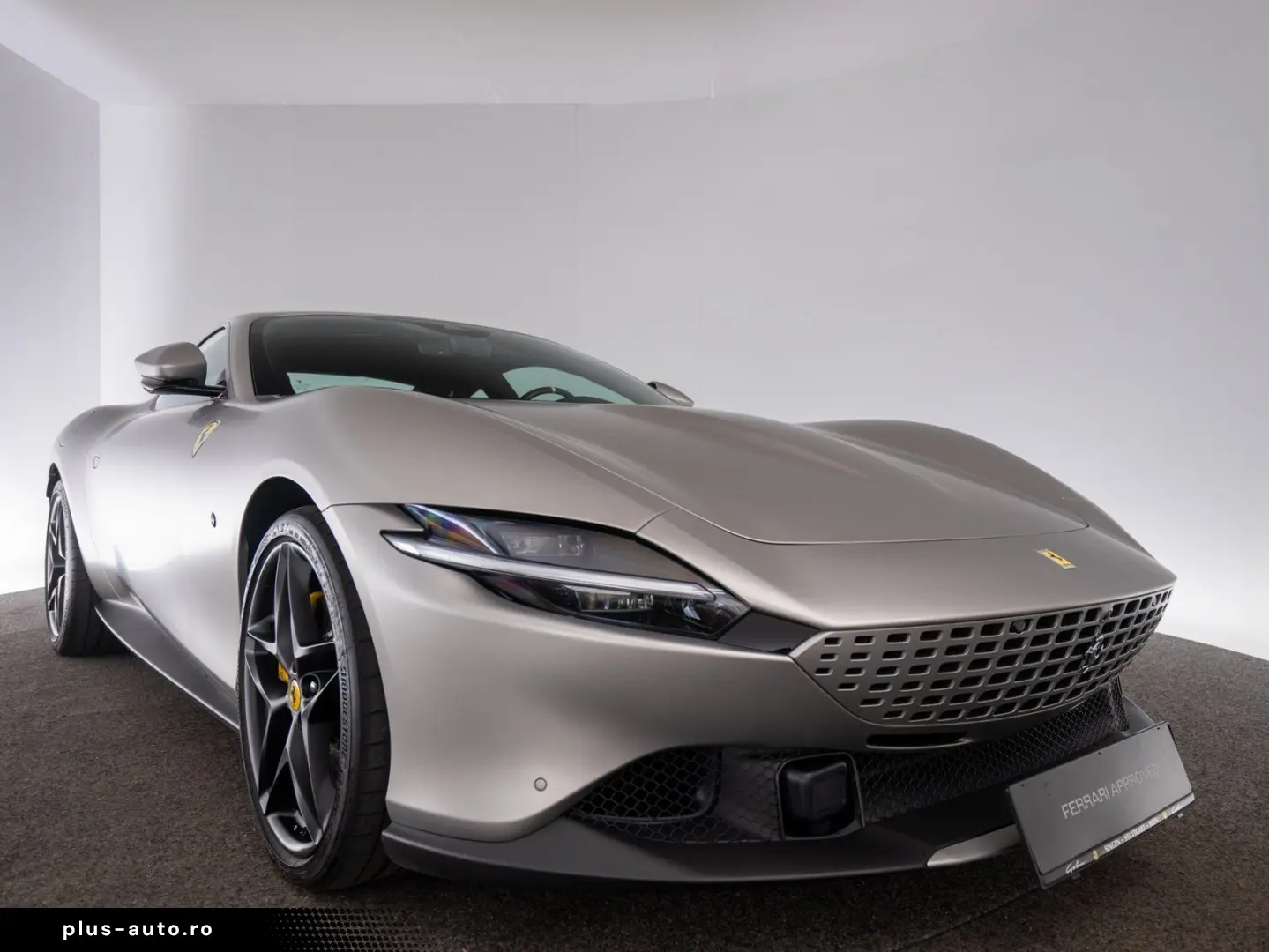 FERRARI Roma