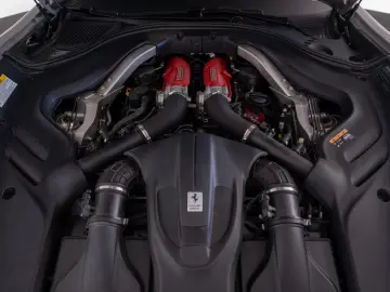 FERRARI Roma