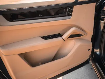 PORSCHE Cayenne S E-Hybrid