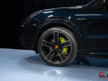 PORSCHE Cayenne E-Hyb Coupé PLATINUM SpDesign Club Pano