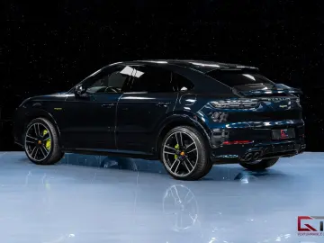 PORSCHE Cayenne E-Hyb Coupé PLATINUM SpDesign Club Pano
