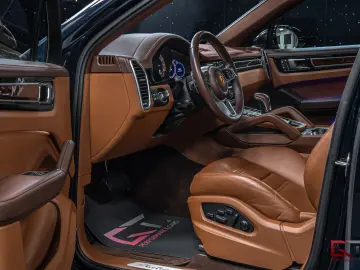 PORSCHE Cayenne E-Hyb Coupé PLATINUM SpDesign Club Pano