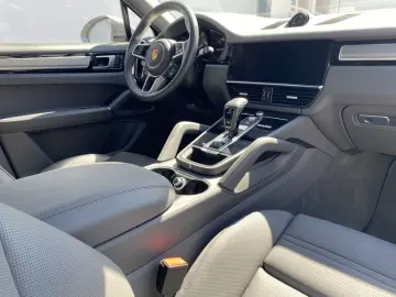 PORSCHE Cayenne Coupe E-Hybrid Platinum Edition