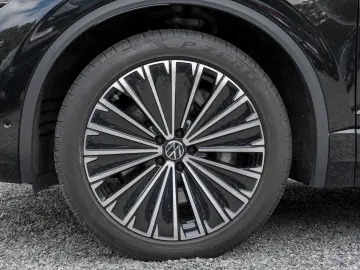 VW Touareg 3.0 TSI eHybrid 4Motion Elegance PANORAM