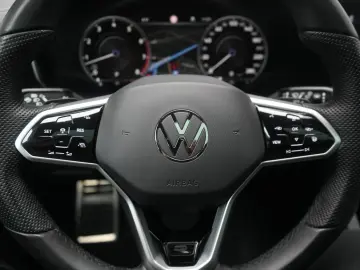 VW Touareg R-Line 3.0 TSI 22  Matrix STHZ Pano Luft