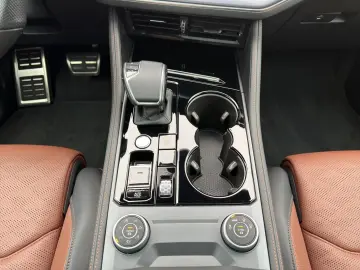 VW Touareg 3.0V6 TDI R-LINE DSG 4x4 NACHTISCHT LUFT