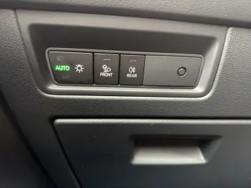 VW Touareg 3.0V6 TDI R-LINE DSG 4x4 NACHTISCHT LUFT