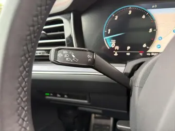 VW Touareg 3.0V6 TDI R-LINE DSG 4x4 NACHTISCHT LUFT