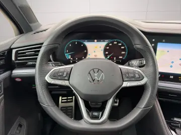 VW Touareg 3.0V6 TDI R-LINE DSG 4x4 NACHTISCHT LUFT