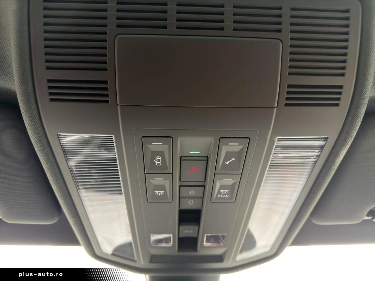VW Touareg 3.0V6 TDI R-LINE DSG 4x4 NACHTISCHT LUFT