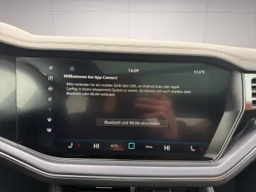 VW Touareg 3.0V6 TDI R-LINE DSG 4x4 NACHTISCHT LUFT