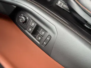 VW Touareg 3.0V6 TDI R-LINE DSG 4x4 NACHTISCHT LUFT