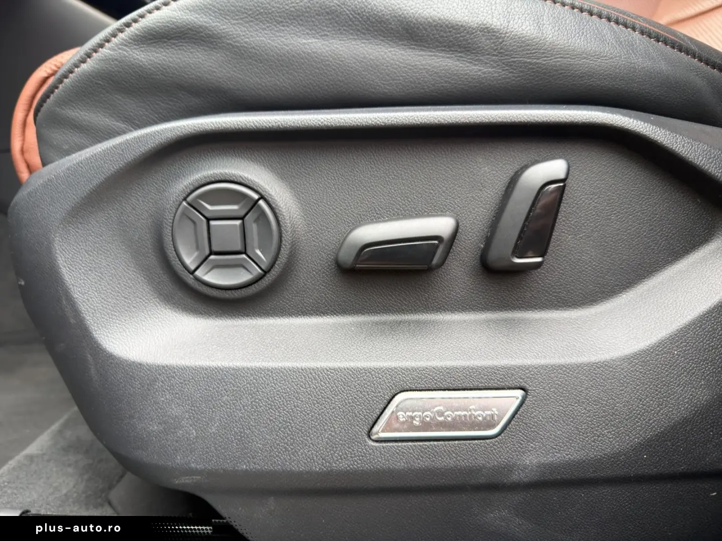 VW Touareg 3.0V6 TDI R-LINE DSG 4x4 NACHTISCHT LUFT