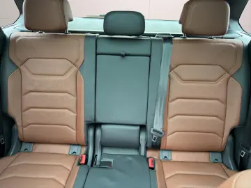 VW Touareg 3.0V6 TDI R-LINE DSG 4x4 NACHTISCHT LUFT