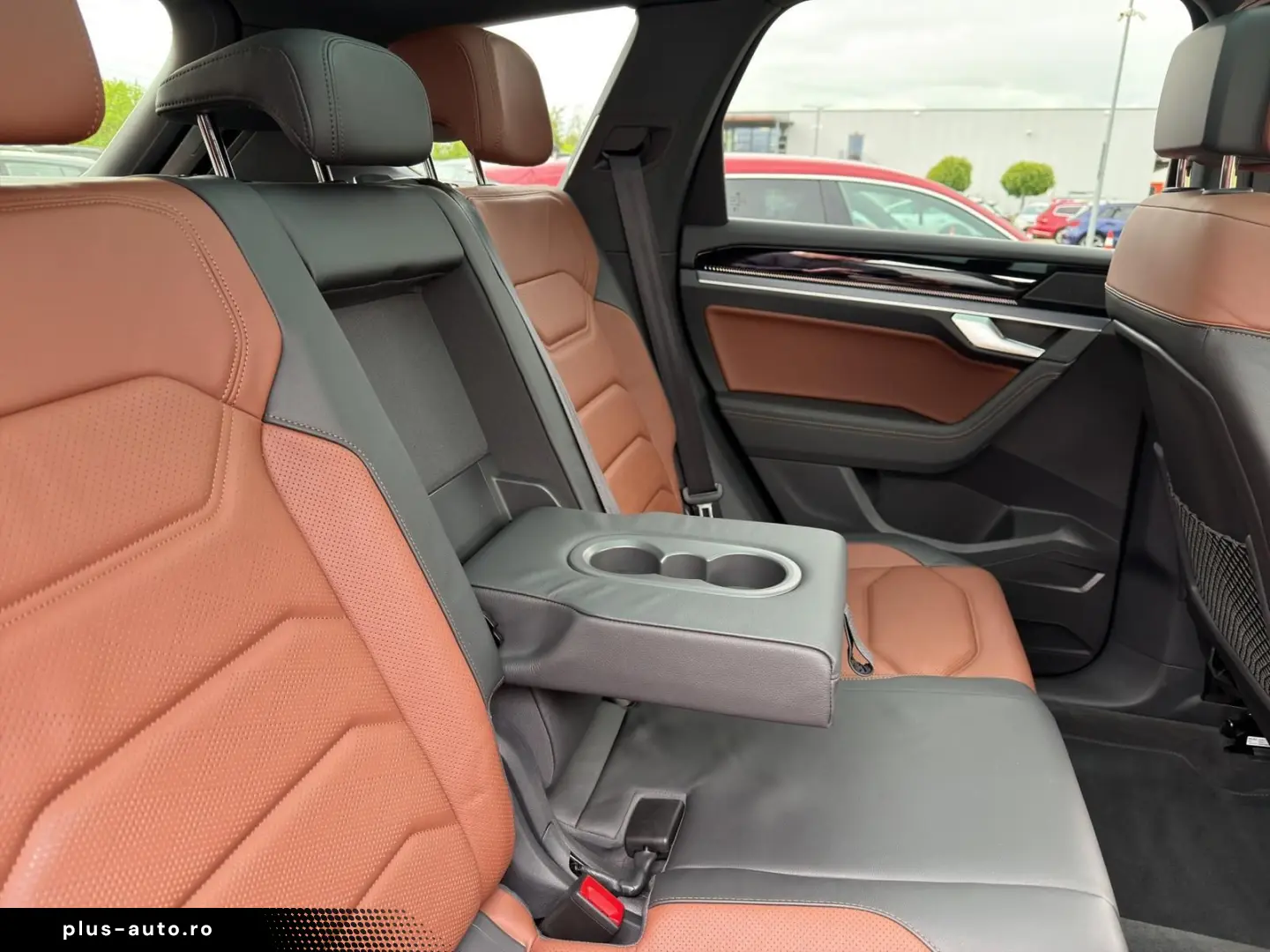 VW Touareg 3.0V6 TDI R-LINE DSG 4x4 NACHTISCHT LUFT