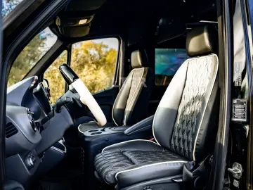 MERCEDES-BENZ Sprinter 319 CDI V6 3.0 VIP Tourismus 8 1 LED