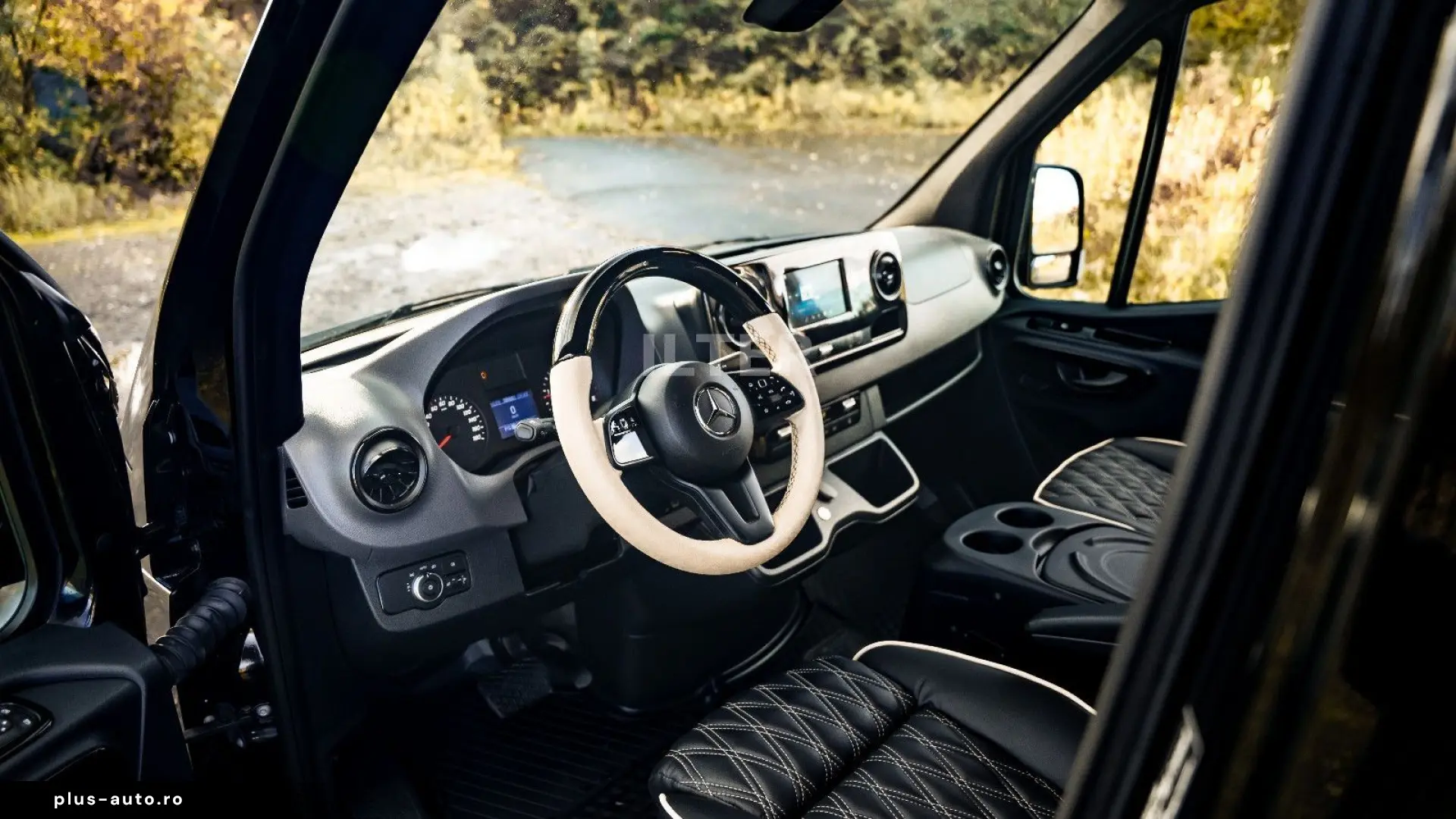 MERCEDES-BENZ Sprinter 319 CDI V6 3.0 VIP Tourismus 8 1 LED