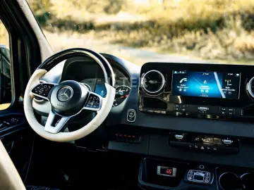 MERCEDES-BENZ Sprinter 319 CDI V6 3.0 VIP Tourismus 8 1 LED