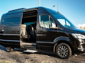 MERCEDES-BENZ Sprinter 319 CDI V6 3.0 VIP Tourismus 8 1 LED