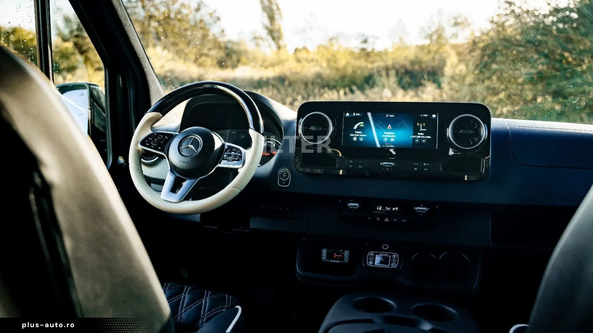MERCEDES-BENZ Sprinter 319 CDI V6 3.0 VIP Tourismus 8 1 LED