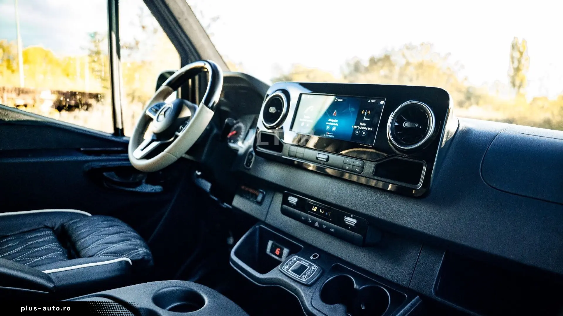 MERCEDES-BENZ Sprinter 319 CDI V6 3.0 VIP Tourismus 8 1 LED