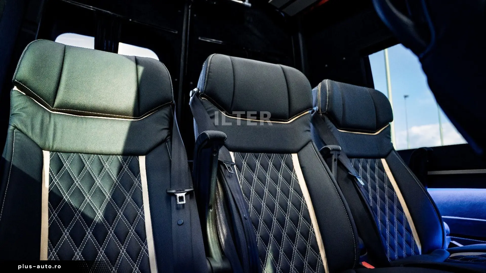 MERCEDES-BENZ Sprinter 319 CDI V6 3.0 VIP Tourismus 8 1 LED