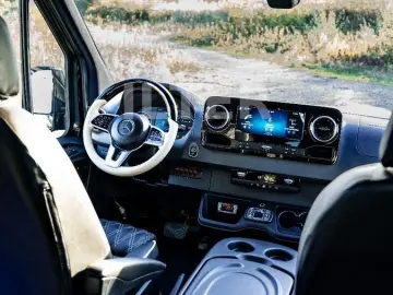 MERCEDES-BENZ Sprinter 319 CDI V6 3.0 VIP Tourismus 8 1 LED