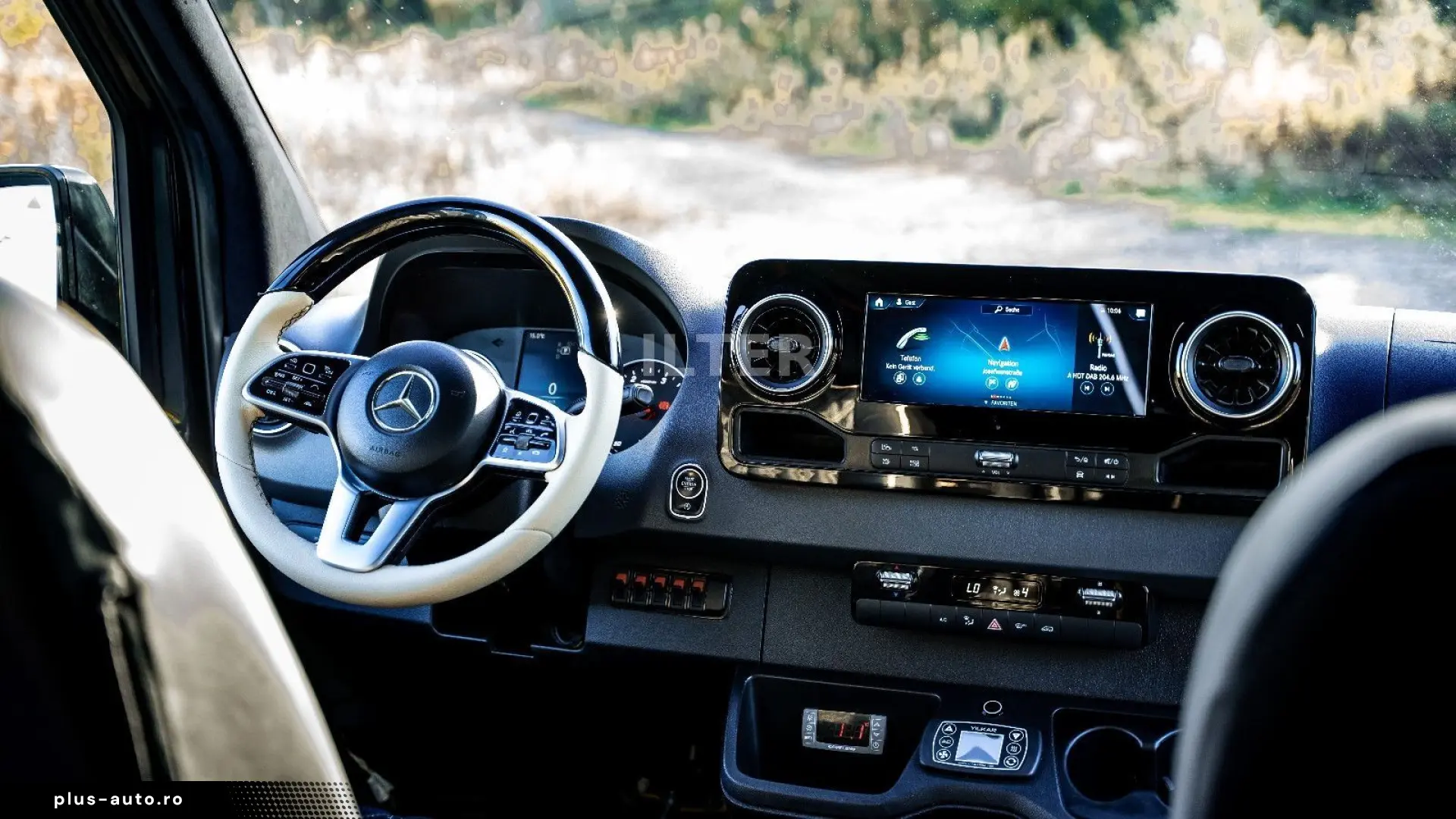 MERCEDES-BENZ Sprinter 319 CDI V6 3.0 VIP Tourismus 8 1 LED