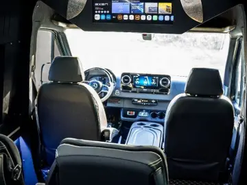 MERCEDES-BENZ Sprinter 319 CDI V6 3.0 VIP Tourismus 8 1 LED