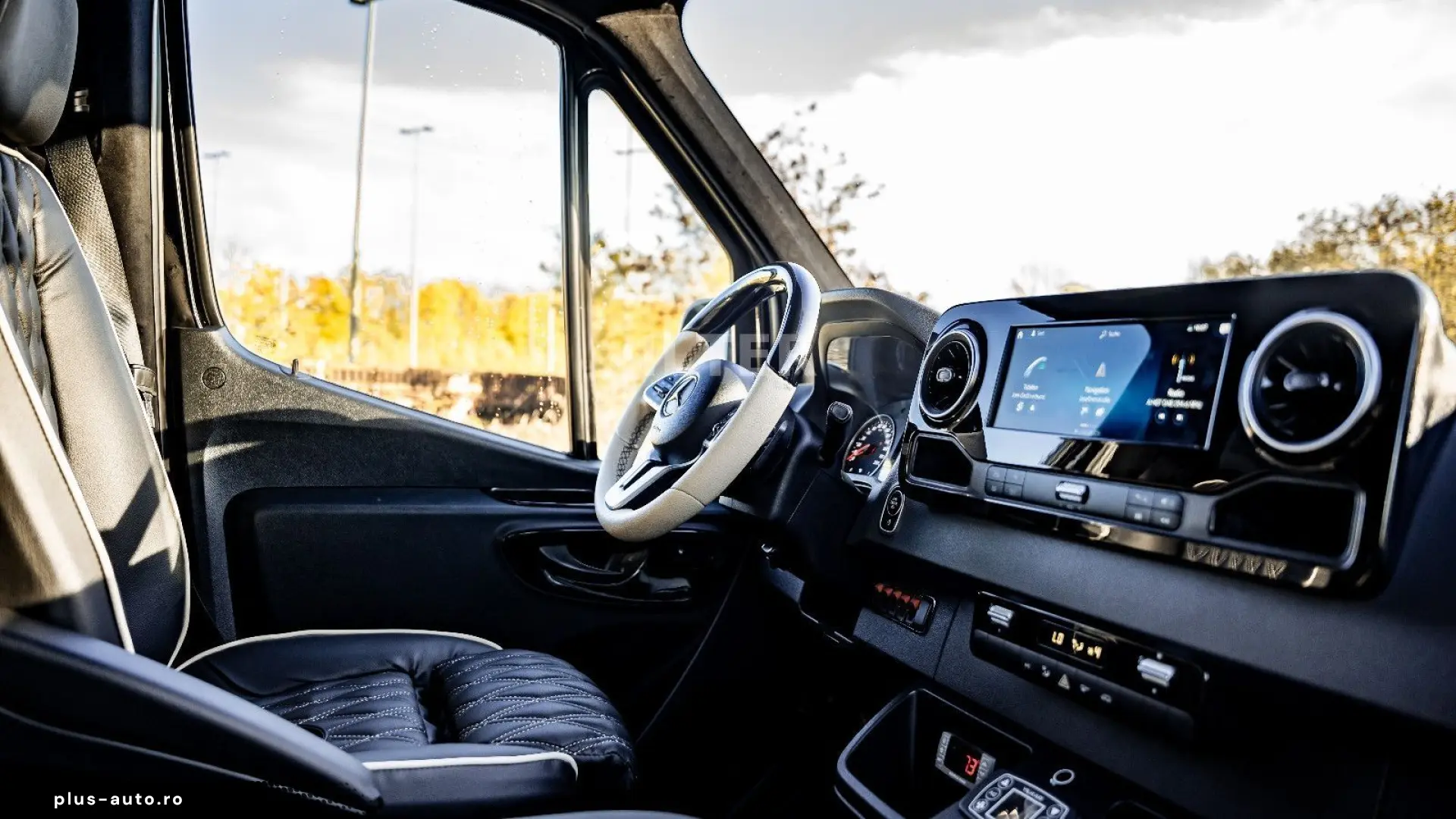 MERCEDES-BENZ Sprinter 319 CDI V6 3.0 VIP Tourismus 8 1 LED