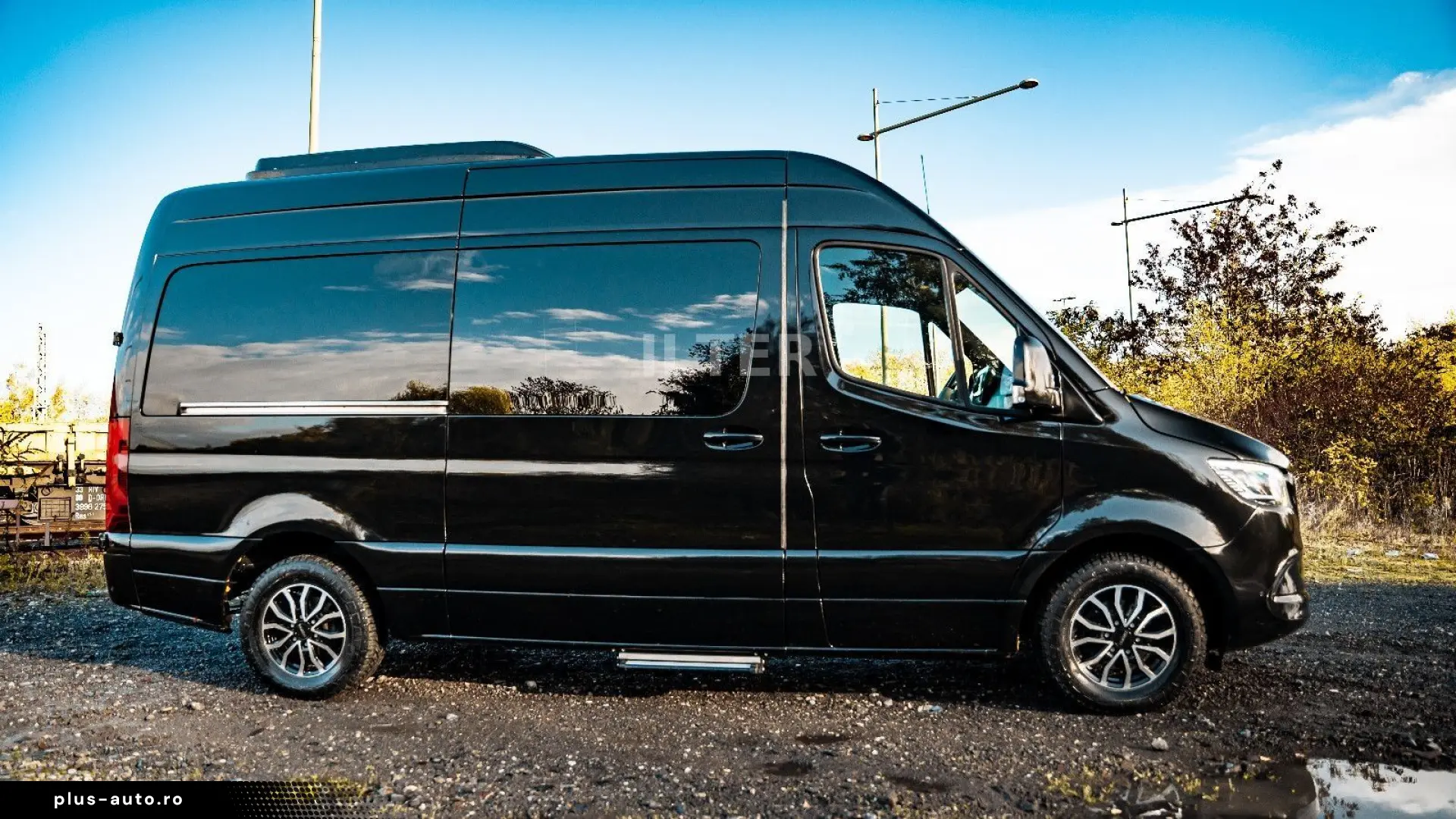 MERCEDES-BENZ Sprinter 319 CDI V6 3.0 VIP Tourismus 8 1 LED