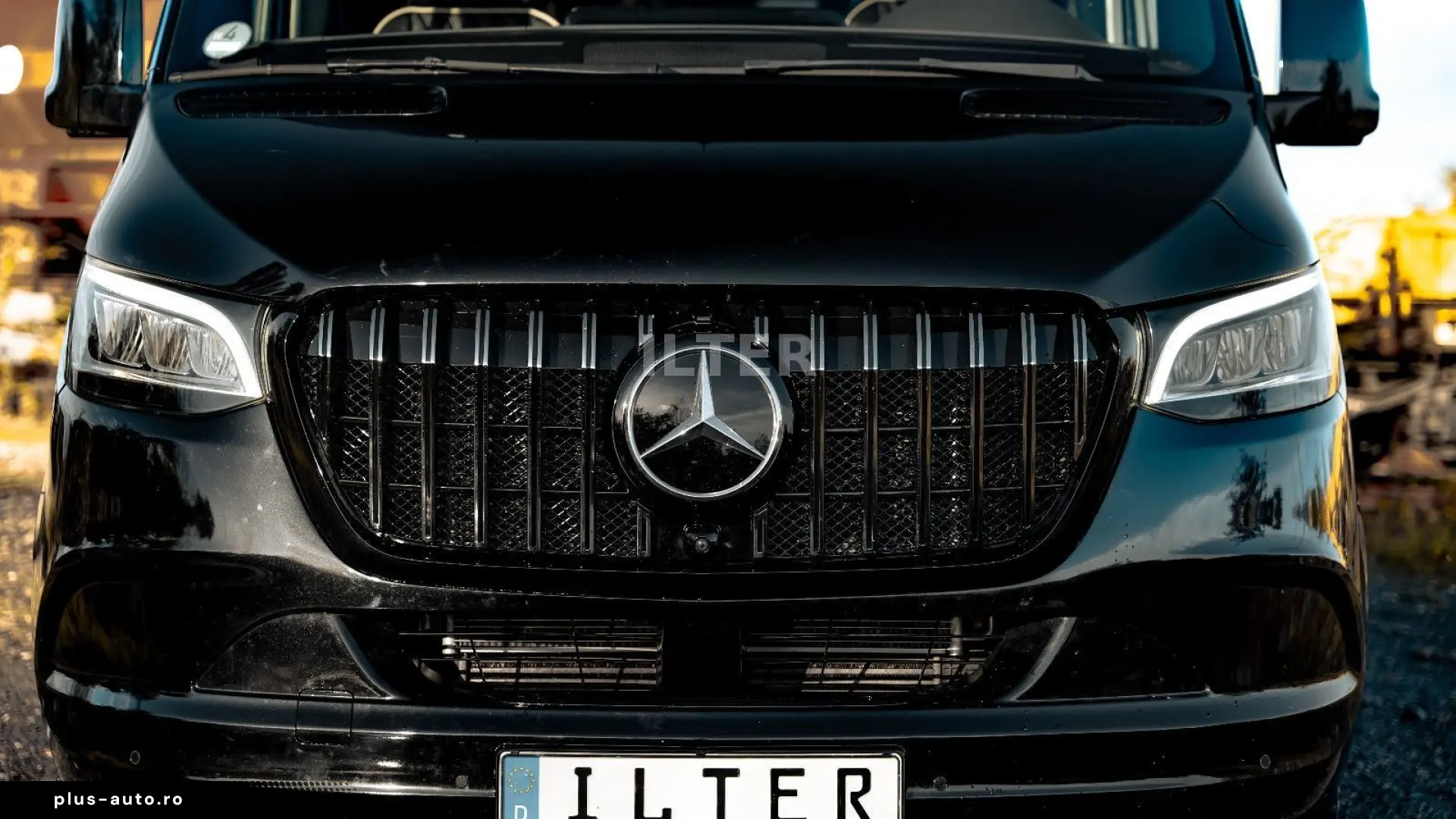 MERCEDES-BENZ Sprinter 319 CDI V6 3.0 VIP Tourismus 8 1 LED