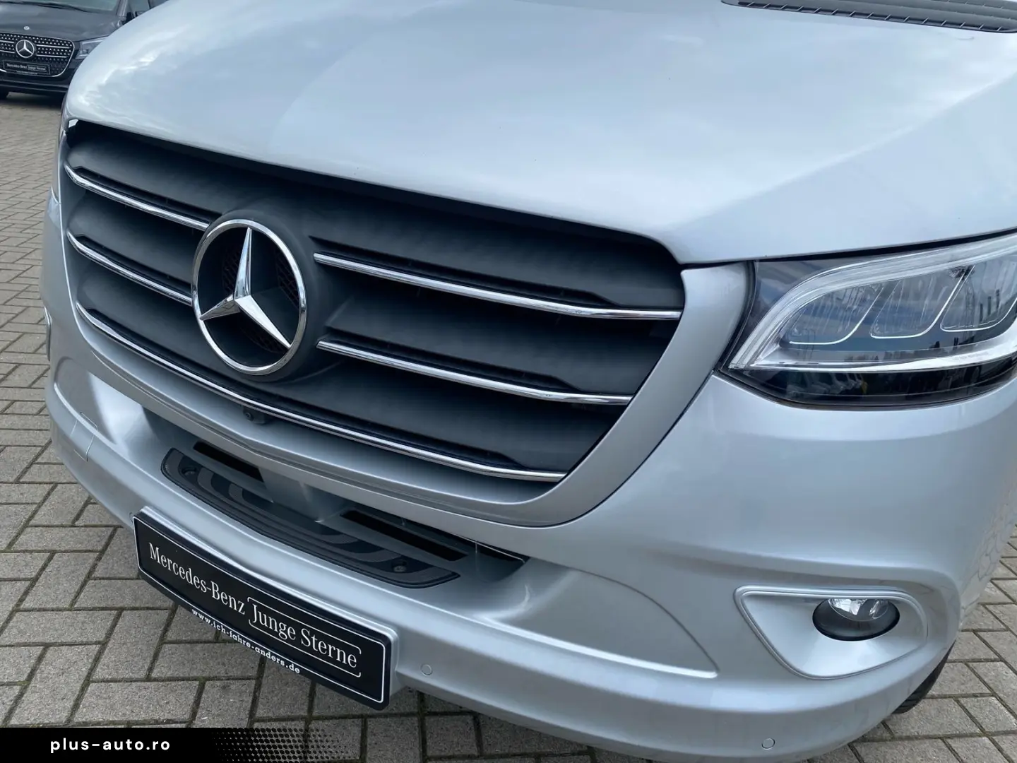 MERCEDES Sprinter 319 Tourer L2H1 LED Distronic AHK 2 8 t