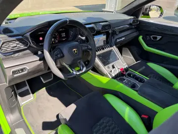 LAMBORGHINI URUS 4.0 V8  PEARL CAPSULE EDITION  B&O 3D