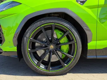 LAMBORGHINI URUS 4.0 V8  PEARL CAPSULE EDITION  B&O 3D