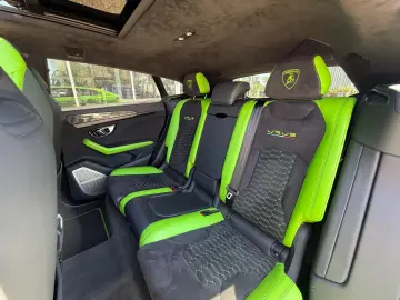LAMBORGHINI URUS 4.0 V8  PEARL CAPSULE EDITION  B&O 3D