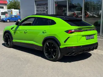 LAMBORGHINI URUS 4.0 V8  PEARL CAPSULE EDITION  B&O 3D