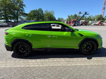 LAMBORGHINI URUS 4.0 V8  PEARL CAPSULE EDITION  B&O 3D