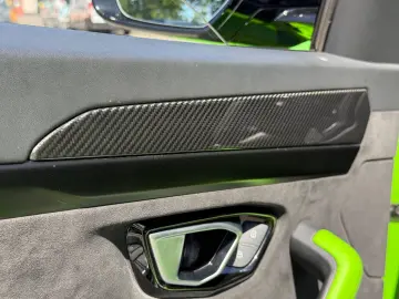 LAMBORGHINI URUS 4.0 V8  PEARL CAPSULE EDITION  B&O 3D