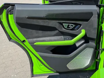LAMBORGHINI URUS 4.0 V8  PEARL CAPSULE EDITION  B&O 3D