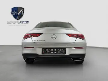 MERCEDES-BENZ CLA 250 8G-DCT Navi LED-Schein Alu Leder