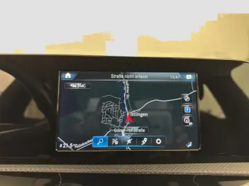 MERCEDES-BENZ CLA 250 8G-DCT Navi LED-Schein Alu Leder