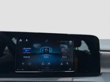 MERCEDES-BENZ CLA 250 8G-DCT Navi LED-Schein Alu Leder