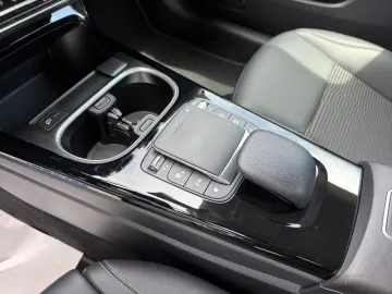 MERCEDES-BENZ CLA 250 8G-DCT Navi LED-Schein Alu Leder